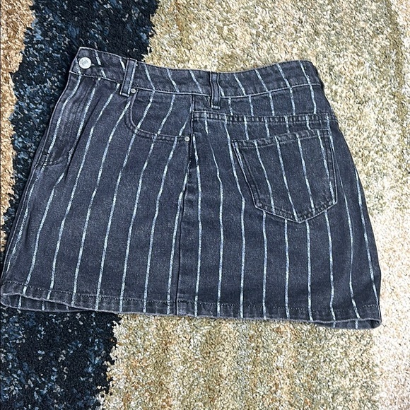 Pacsun Junior's Size 26 or 3 Pacsun Black Denim with White Strips GUC - Picture 7 of 8